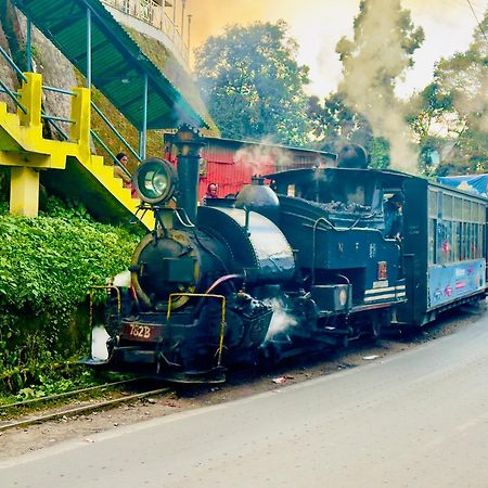 Hotel Lee Green- Best Family Hotel In Darjeeling Дарджилинг Екстериор снимка