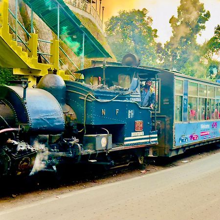Hotel Lee Green- Best Family Hotel In Darjeeling Дарджилинг Екстериор снимка
