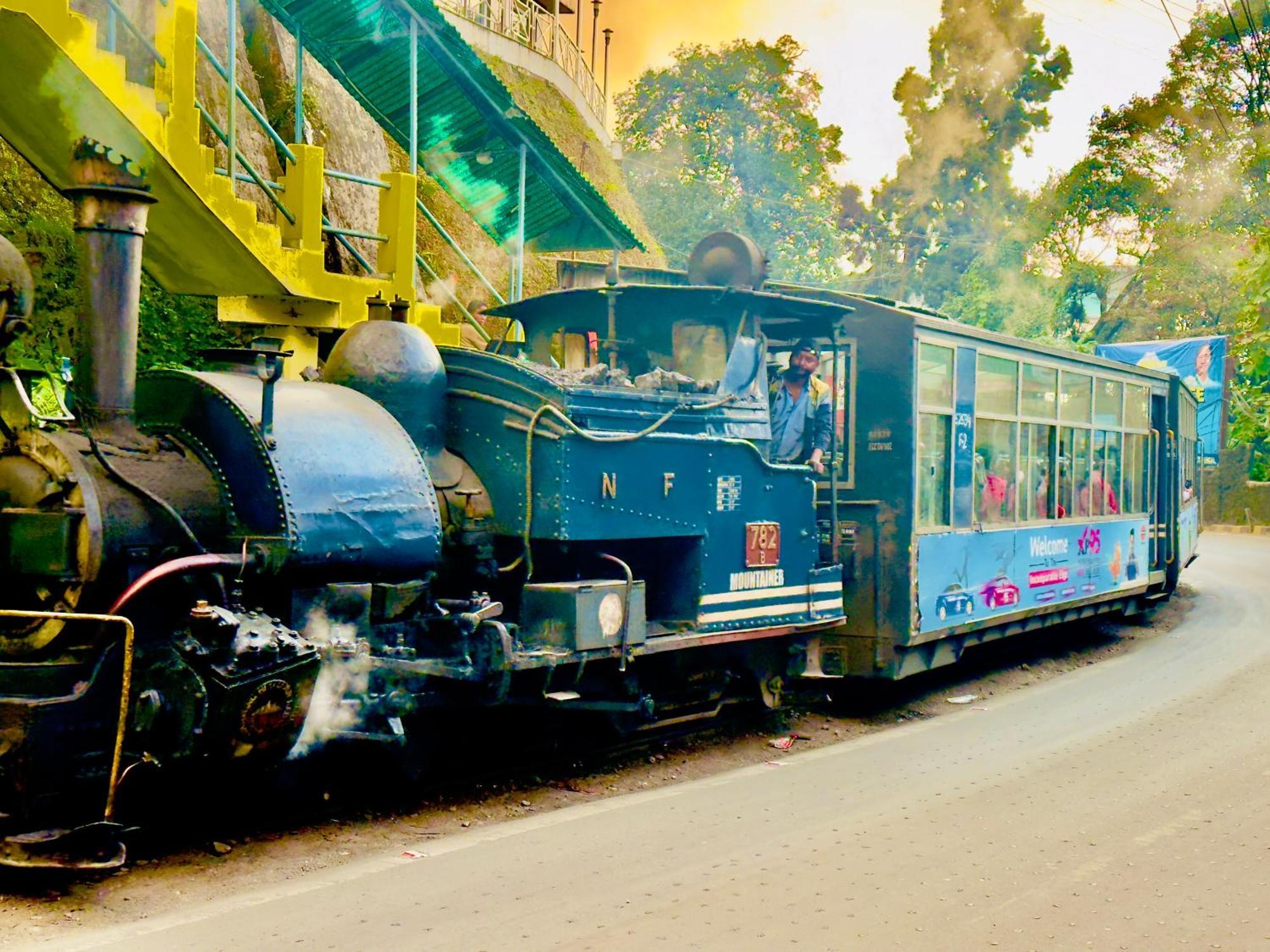 Hotel Lee Green- Best Family Hotel In Darjeeling Дарджилинг Екстериор снимка